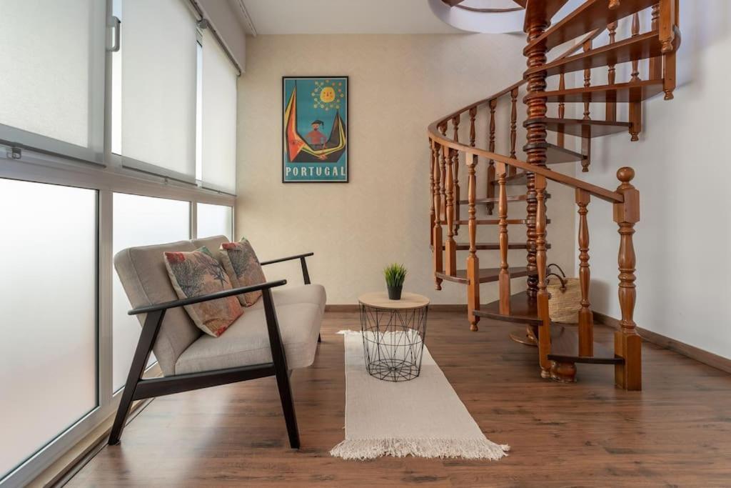 Sunset Terrace - Beachfront Apartment With Private Parking Nazaré Exterior foto