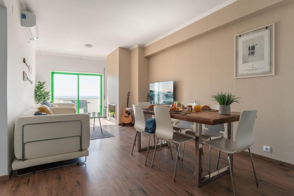 Sunset Terrace - Beachfront Apartment With Private Parking Nazaré Exterior foto